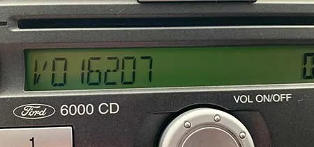 6000 CD mk2 serial on screen